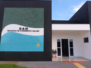 Polícia vai atrás de pais que não levam filhos à escola