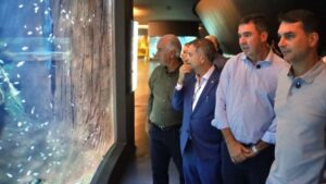 Ao lado de Riedel e Azambuja, Flávio Bolsonaro visita Bioparque em Campo GrandeFilho de Jair Bolsonaro também visita Expogrande.