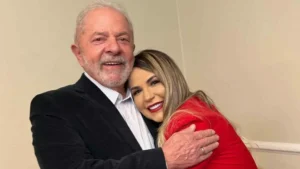 Irmã de Deolane Bezerra afirma que influenciadora foi presa por apoiar o governo Lula.
