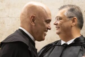 Dino e Moraes querem que diploma volte a ser obrigatório para jornalistas; quebraram sigilo.